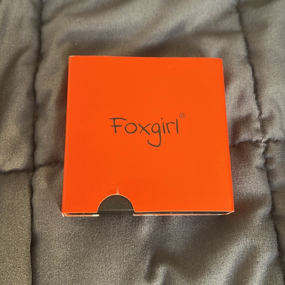 NWT Foxgirl Gold Initial Necklace “K” - Picture 2 of 3